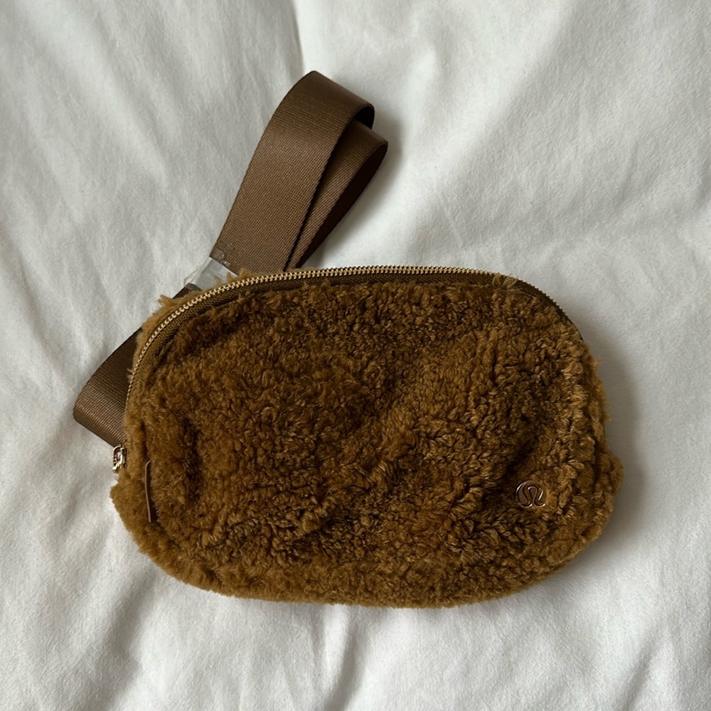 everywhere belt bag fleece